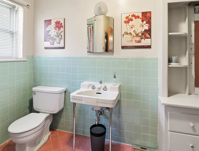 2 COVINGTON DR, Longview, TX 75602