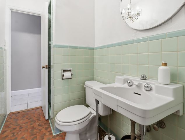 2 COVINGTON DR, Longview, TX 75602