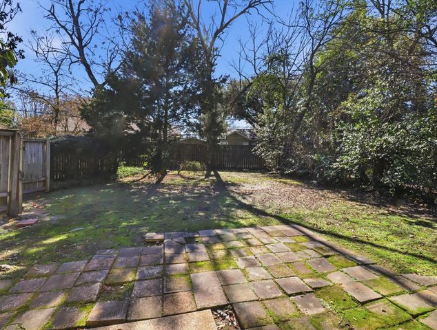 2 COVINGTON DR, Longview, TX 75602