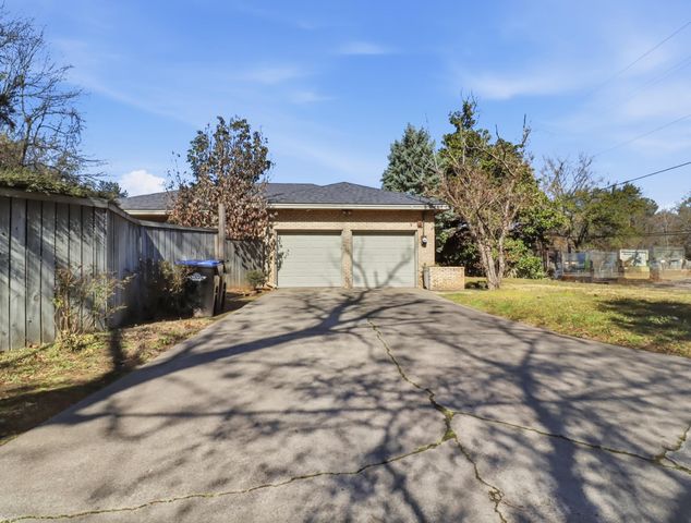 2 COVINGTON DR, Longview, TX 75602