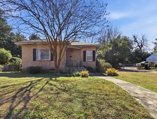2 COVINGTON DR, Longview, TX 75602