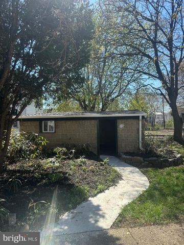 814 SOMERSET ST, Gloucester City, NJ 08030