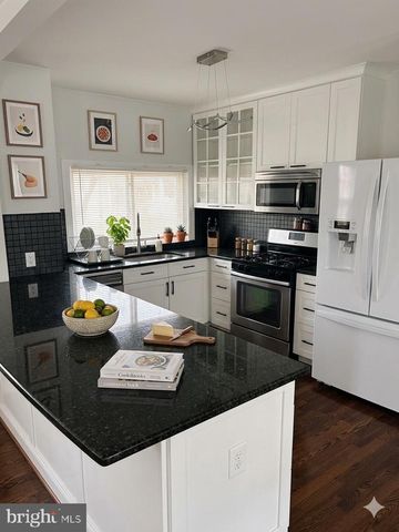 814 SOMERSET ST, Gloucester City, NJ 08030