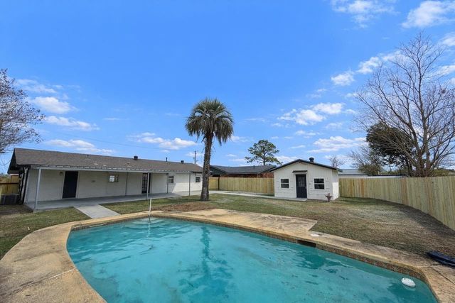 207 Bellaire Drive, Houma, LA 70360