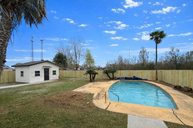 207 Bellaire Drive, Houma, LA 70360