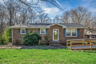 1151 Chestnut Dr, Burns, TN 37029