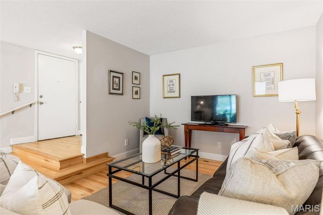2315 Seven Pines Drive 1, St Louis, MO 63146