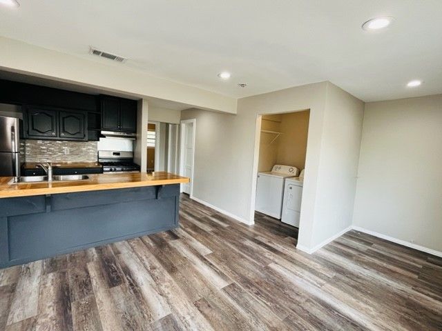 4000 Walker Street, Dallas, TX 75211