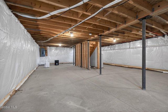 581 Pinewoods, Brunswick, NY 12180