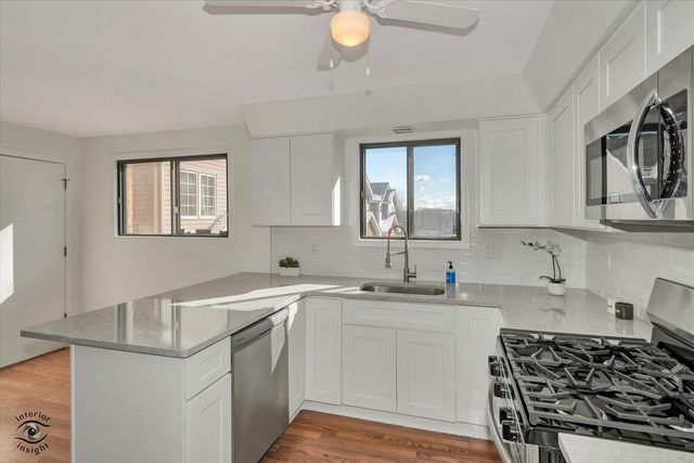 6317 W 64th Place 2S, Chicago, IL 60638