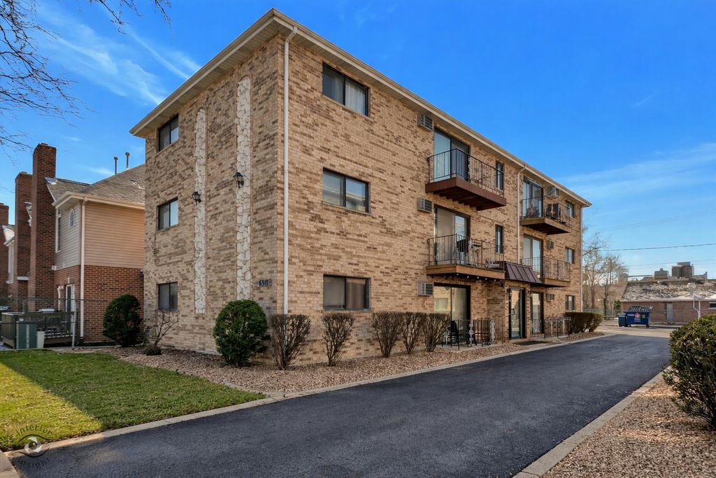 6317 W 64th Place 2S, Chicago, IL 60638