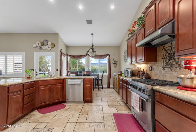 4534 W Columbia Way, Quartz Hill, CA 93536