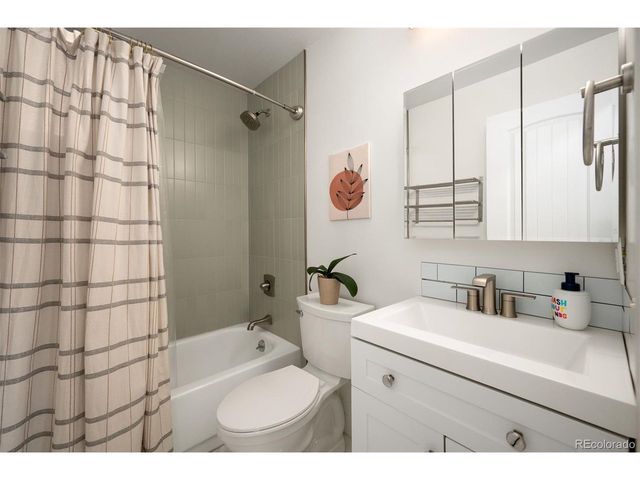 5905 Urban St, Arvada, CO 80004