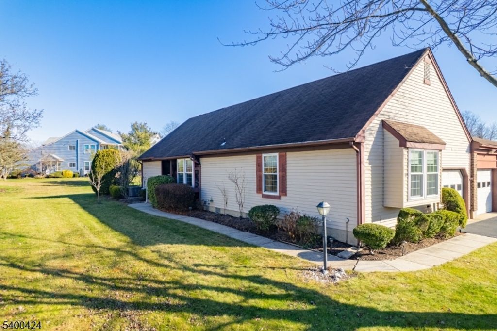 14 John Paul Jones Dr B, Monroe Twp., NJ 08831