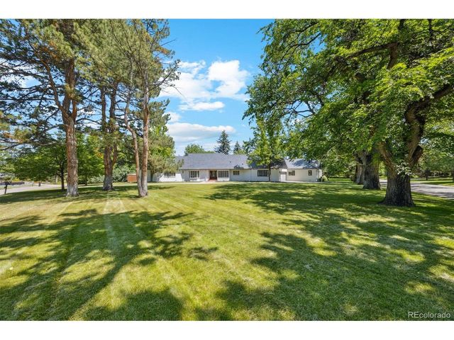3360 S Columbine Cir, Englewood, CO 80113