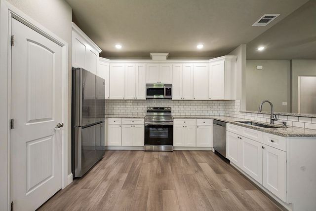 836 Haynie Drive, Runaway Bay, TX 76426