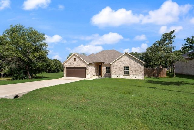 836 Haynie Drive, Runaway Bay, TX 76426