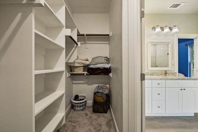 836 Haynie Drive, Runaway Bay, TX 76426