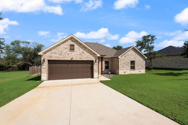 836 Haynie Drive, Runaway Bay, TX 76426
