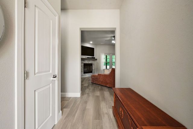 836 Haynie Drive, Runaway Bay, TX 76426