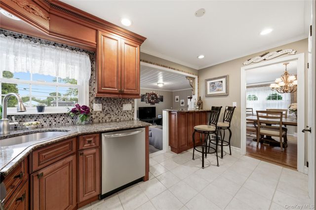 99 Oldfield Avenue, Amityville, NY 11701