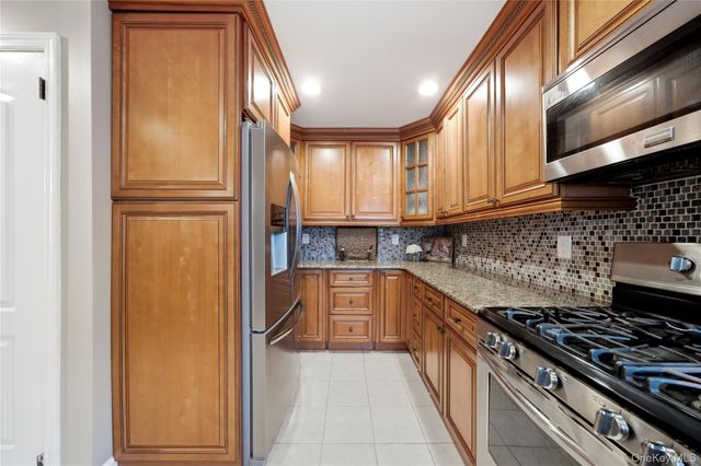 99 Oldfield Avenue, Amityville, NY 11701