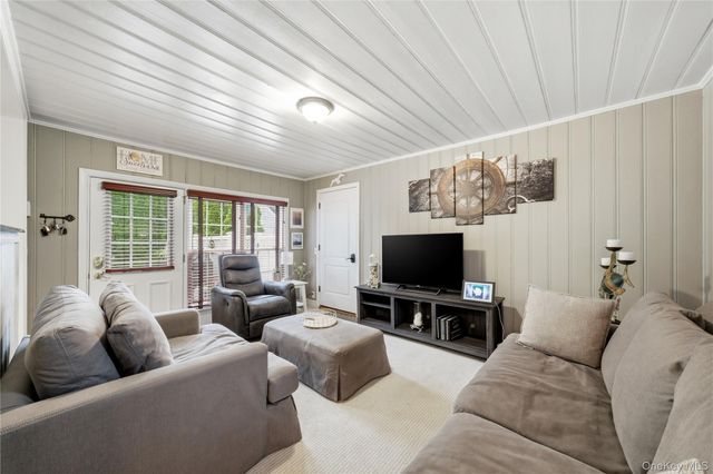 99 Oldfield Avenue, Amityville, NY 11701