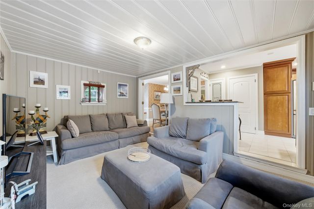 99 Oldfield Avenue, Amityville, NY 11701