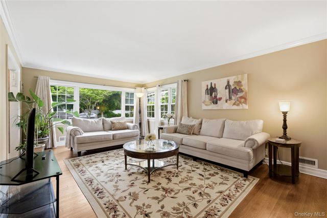 99 Oldfield Avenue, Amityville, NY 11701