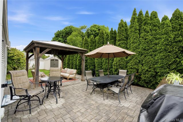 99 Oldfield Avenue, Amityville, NY 11701