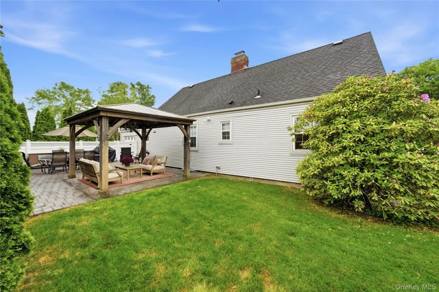 99 Oldfield Avenue, Amityville, NY 11701