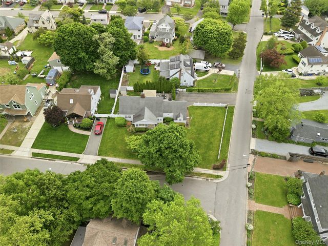 99 Oldfield Avenue, Amityville, NY 11701