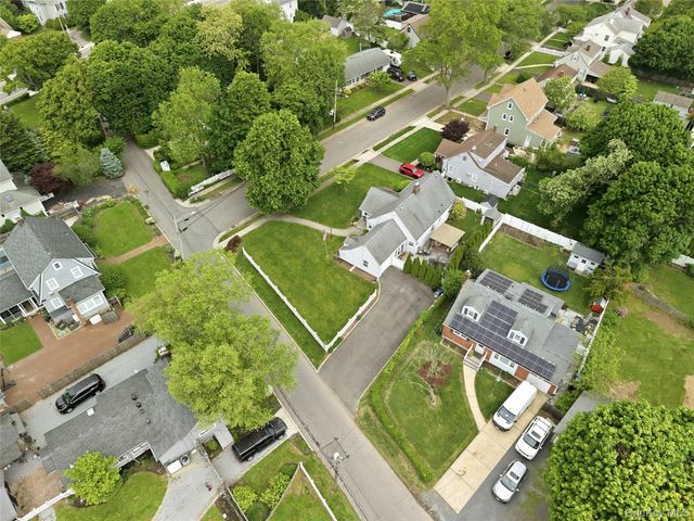 99 Oldfield Avenue, Amityville, NY 11701