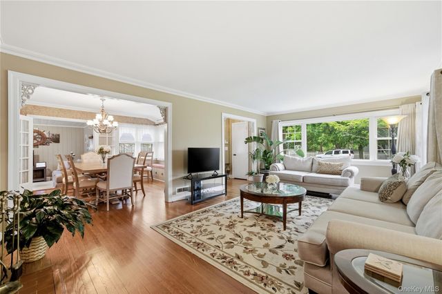 99 Oldfield Avenue, Amityville, NY 11701