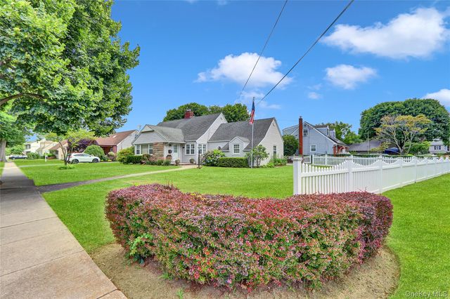 99 Oldfield Avenue, Amityville, NY 11701