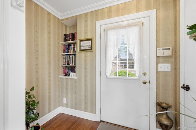 99 Oldfield Avenue, Amityville, NY 11701