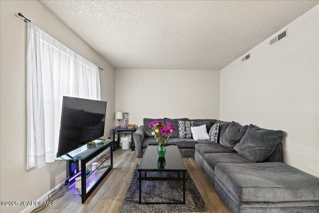 101 VENTURA AVENUE, Jefferson City, MO 65109