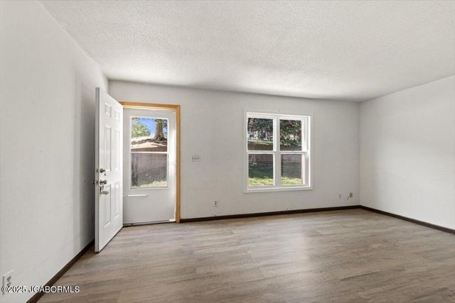 101 VENTURA AVENUE, Jefferson City, MO 65109