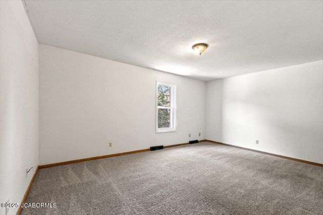 101 VENTURA AVENUE, Jefferson City, MO 65109