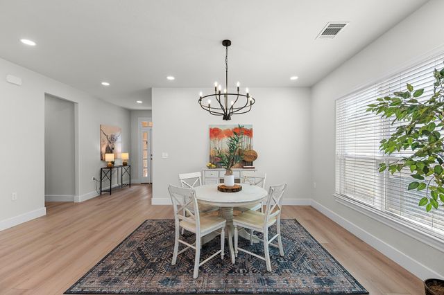 206 Armstrong DR, Georgetown, TX 78633