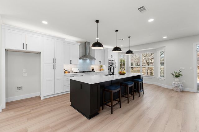 206 Armstrong DR, Georgetown, TX 78633