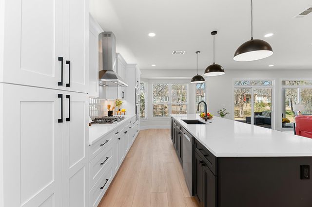 206 Armstrong DR, Georgetown, TX 78633