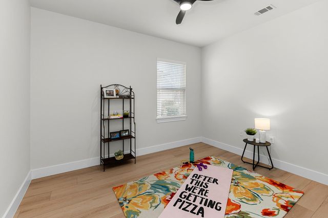 206 Armstrong DR, Georgetown, TX 78633