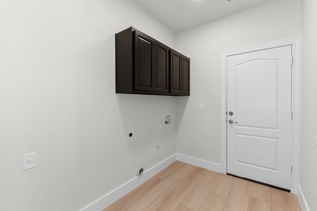 206 Armstrong DR, Georgetown, TX 78633