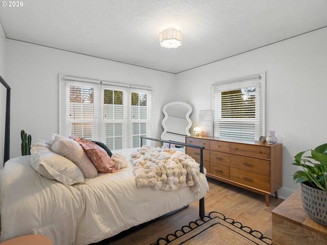 4725 Ne 100TH Ave, Portland, OR 97220