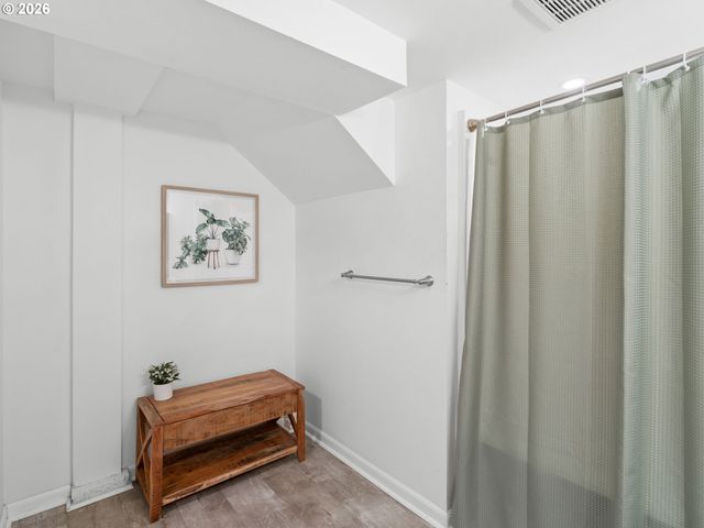 4725 Ne 100TH Ave, Portland, OR 97220