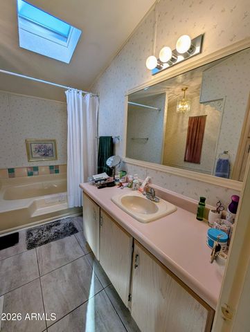 450 W SUNWEST Drive 108, Casa Grande, AZ 85122