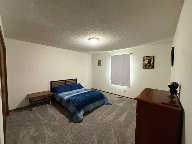 6658 S Bedford Cir, Derby, KS 67037