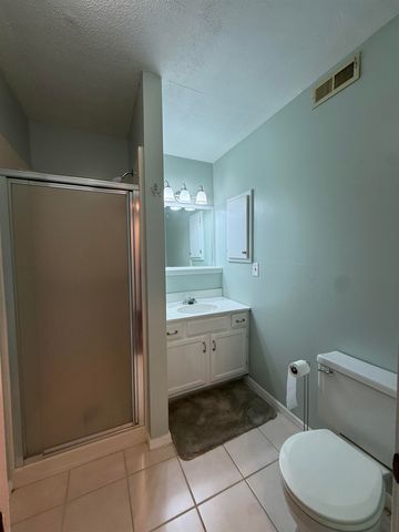 6658 S Bedford Cir, Derby, KS 67037