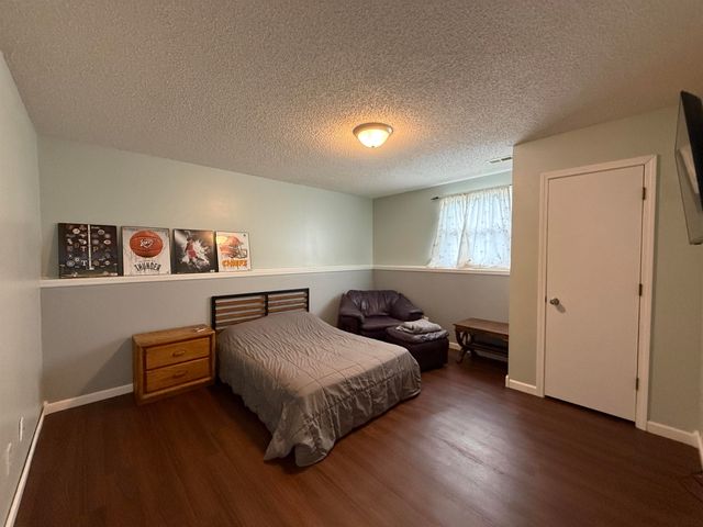 6658 S Bedford Cir, Derby, KS 67037